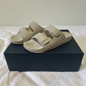 Reef Men’s Tan Slide Sandals